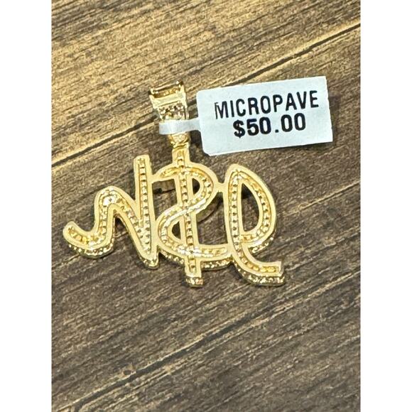 Micro-pave Initial Cz Sparkling Gold Accent Pendant 1” Brand New With Tag - Picture 3 of 3
